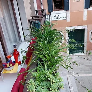 antico-rio-acqua-dolce-apartment.hotelinveneto.com/